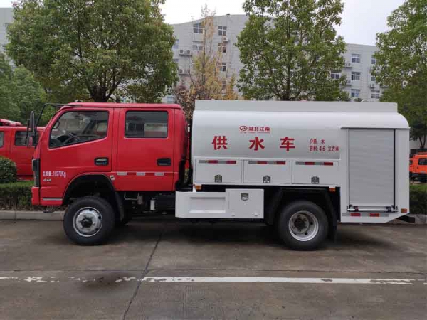 東風5噸四驅(qū)越野供水車|森林消防車